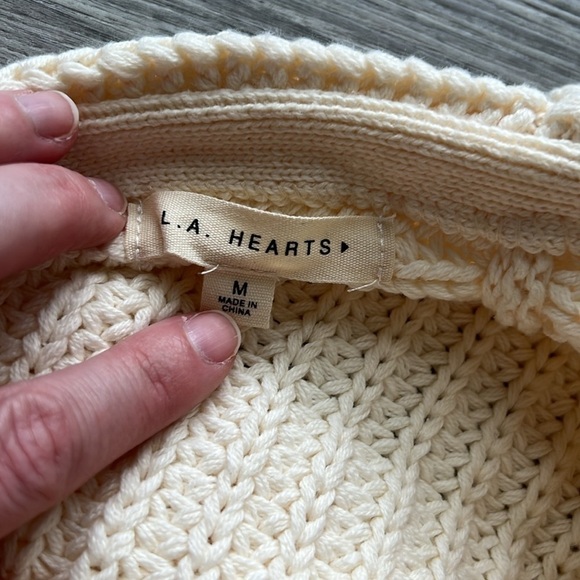 L.A.Hearts Cream Vneck Sweater Twist Back Size M - Picture 4 of 6